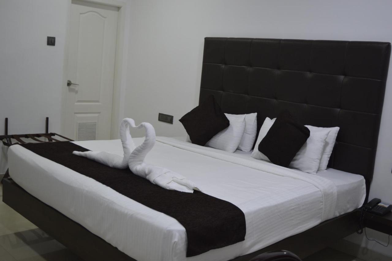 Hotel Sea Shore Beach Resort, Calangute Buitenkant foto