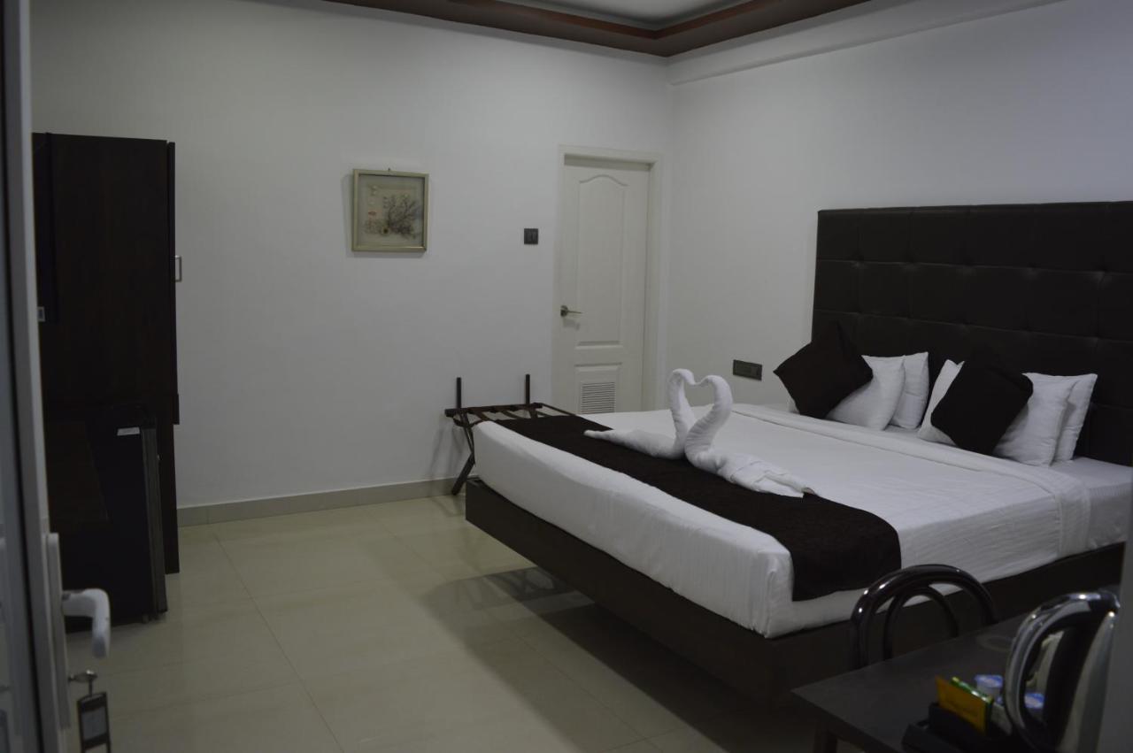 Hotel Sea Shore Beach Resort, Calangute Buitenkant foto
